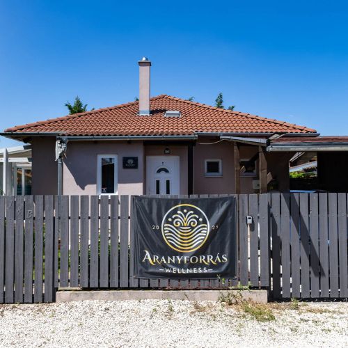 Aranyforrás Wellness Vendégház Halásztelek – Halásztelek, Ungaria