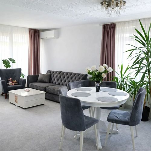 Căsuța Galbenă București