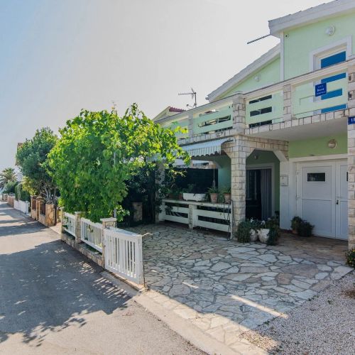 Apartment Semak Vir
