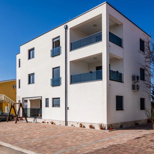 Apartmani Mira Vir