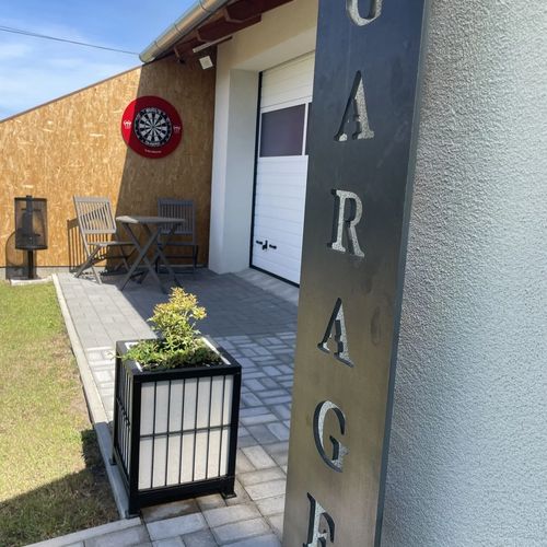 Garage Apartment Győrújbarát