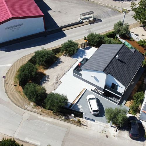 House Laura Biograd