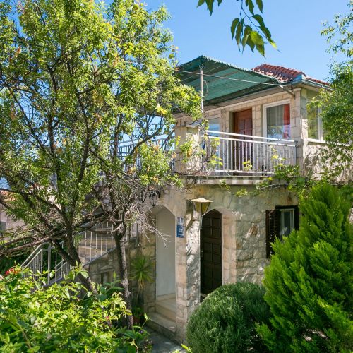 Apartments With Parking Space Supetar, Brač - 22123 Supetar