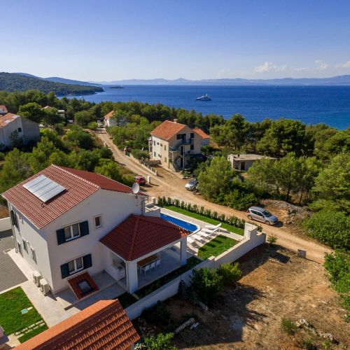 Seaside Luxury Villa With A Swimming Pool Cove Makarac, Brač - 22637 Makarac