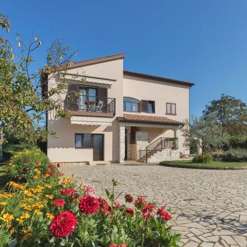 Apartments With Parking Space Valbandon, Fažana - 23745 Valbandon