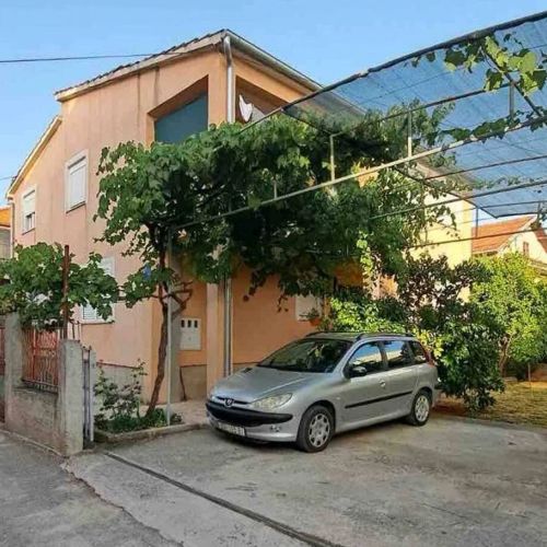 Apartments With Parking Space Zadar - 24593