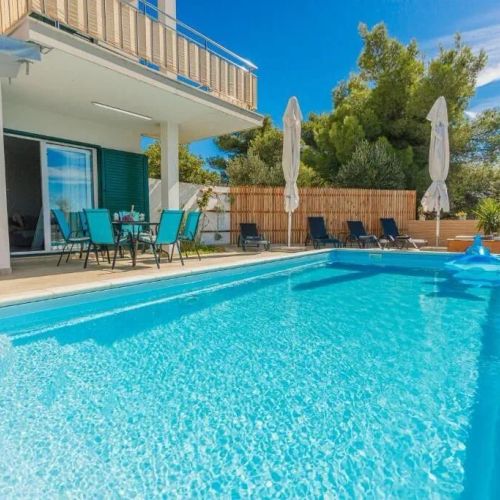 Family Friendly House With A Swimming Pool Milna, Brač - 24609 Milna