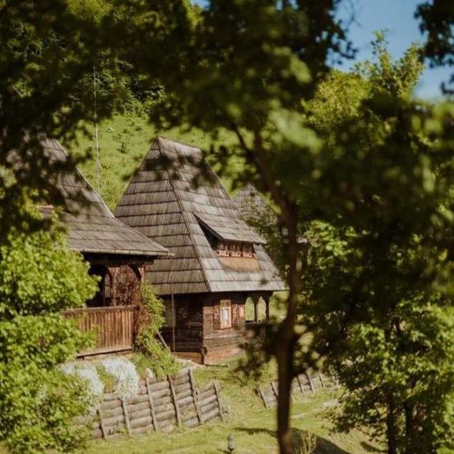 Raven's Nest - The Hidden Village in Transylvania Sub Piatră – Sub Piatră, România