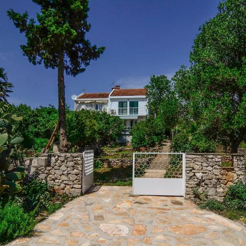 House Loviste