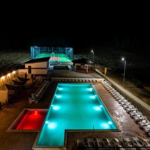 Pensiunea Complex Noblesse Poienești – Poieneşti, România