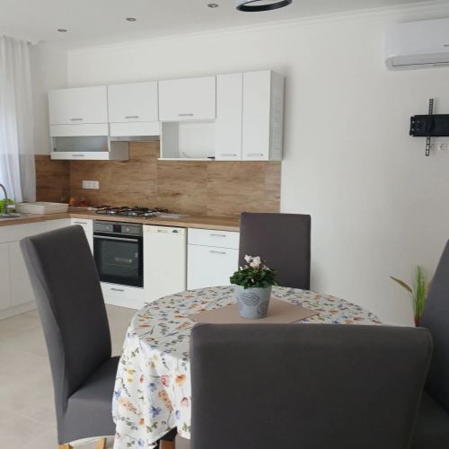 Napsugár Apartman Balatongyörök – Balatongyörök, Ungaria