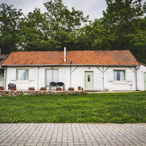 Ferde Kemping és Apartmanház Kapolcs