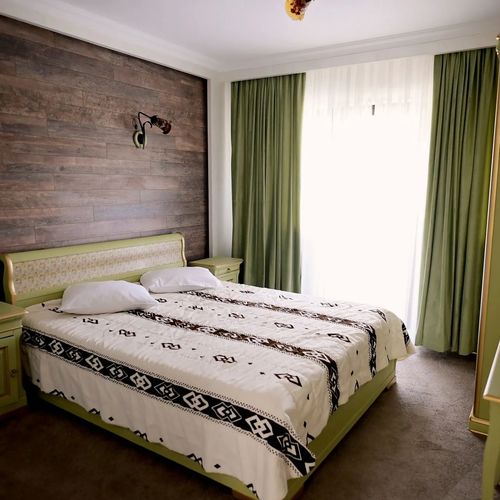 Pensiunea Casa Doamnei Voroneţ 