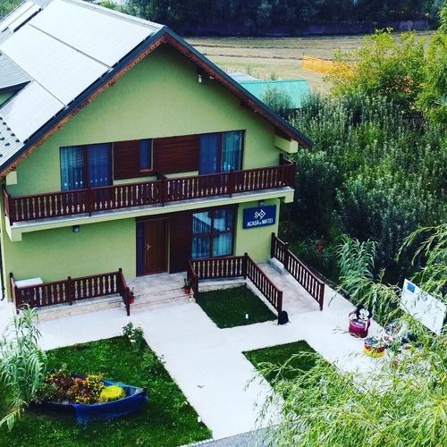 Agropensiunea Acasa la Matei Luncavița