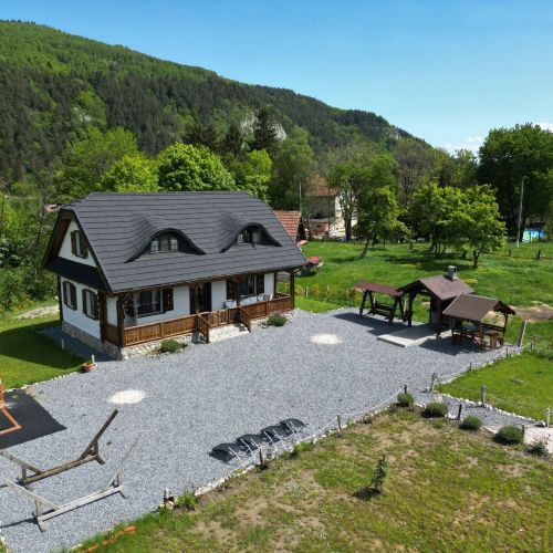 Old Cottage Bran
