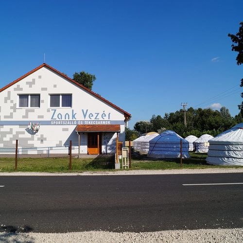 Zank Vezér Sport Szálláshely és Tekecsarnok Szank