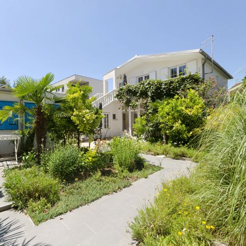 Apartment Family apartments Ina Vodice
