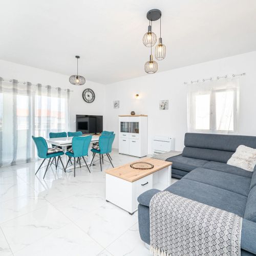 Apartments With Parking Space Zadar - 24646