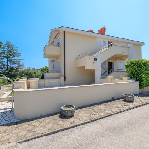 Apartments With Parking Space Krk - 24809
