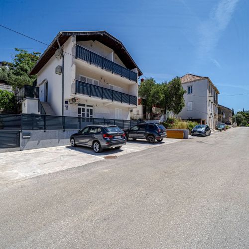 Apartments With Parking Space Trpanj, Pelješac - 24922 Trpanj