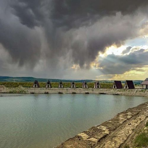 Lagos Lac de Pescuit Camping Căiuți – Căiuți, România