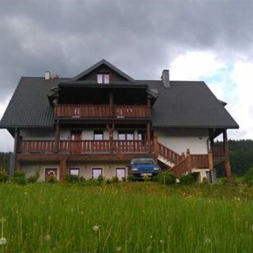 Dom na Skale Rabe, Czarna – Czarna, Polonia
