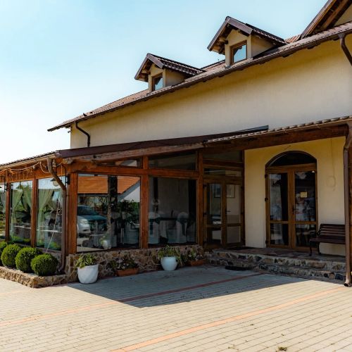 Hanul Mariei Bistrița – Livezile, România