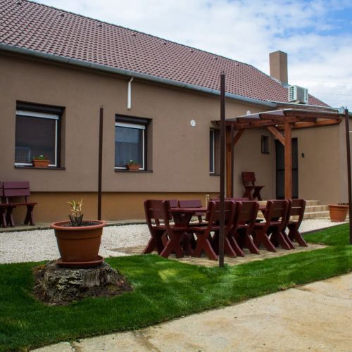Noel Apartman Sásd