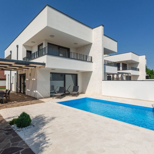Villa Tina with pool Savudrija