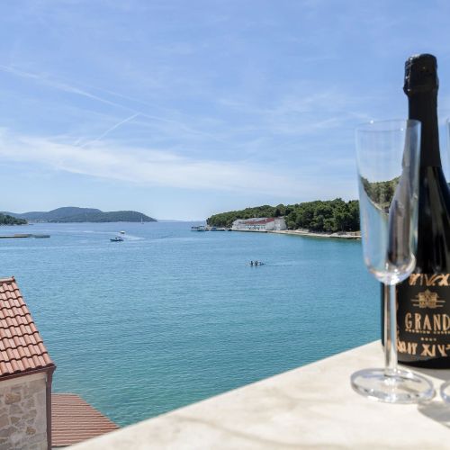 Apartment Mirni by the sea Prvic Luka