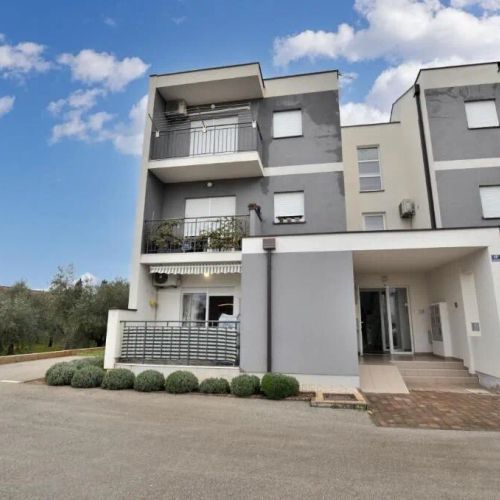 Apartments With Parking Space Fažana - 22974