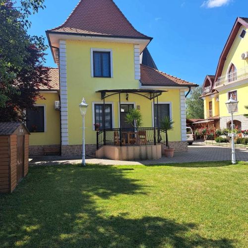 Udvaros Villa Balatonlelle