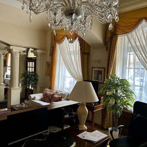 Fleur De Lis Hotel