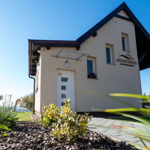Aranyhegy Apartmanház Szada