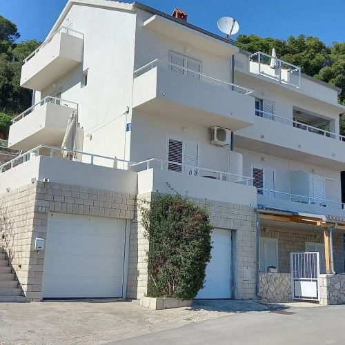 Apartments With Parking Space Hvar - 25144