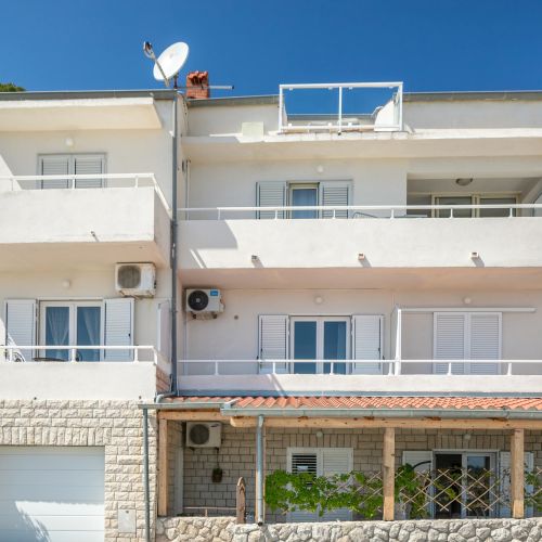 Apartments With Parking Space Hvar - 25144