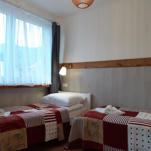 Apartamenty Nad Jeziorem – Międzybrodzie Żywieckie, Polonia