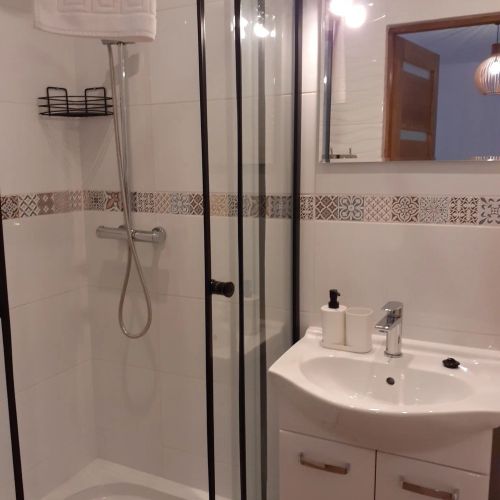 Apartamenty Nad Jeziorem – Międzybrodzie Żywieckie, Polonia