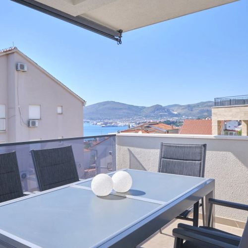 Ray Holiday Apartment Okrug Gornji – Okrug Gornji, Croația