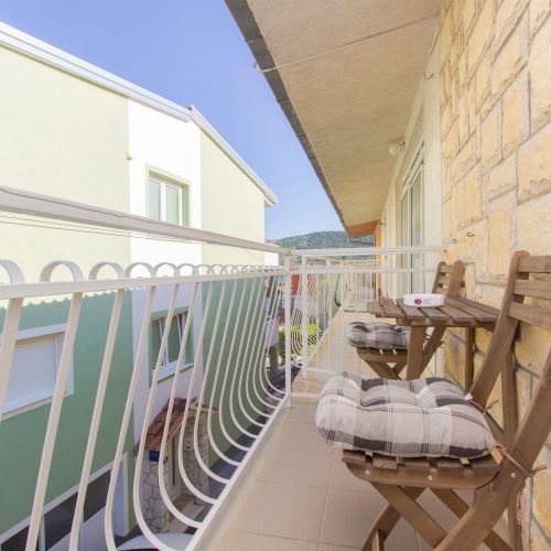 Apartments By The Sea Primošten - 22258