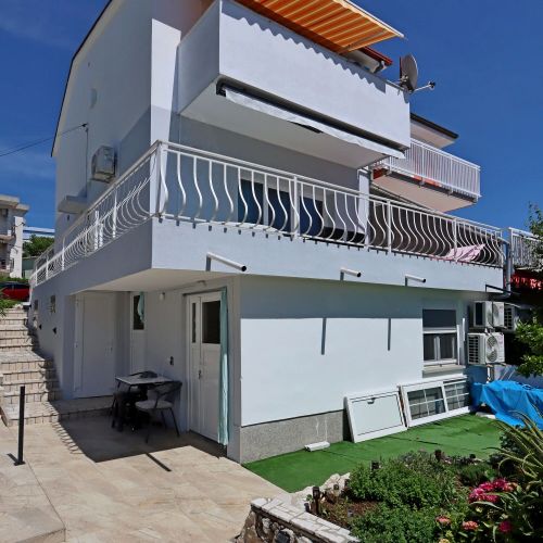 Apartments With Hot Tub Dramalj, Crikvenica - 25226 Dramalj – Dramalj, Croația