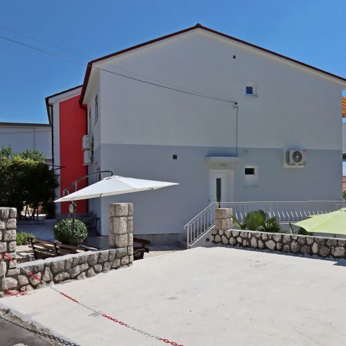 Apartments With Hot Tub Dramalj, Crikvenica - 25226 Dramalj – Dramalj, Croația