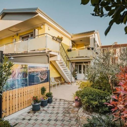 Apartments With Parking Space Umag - 25324