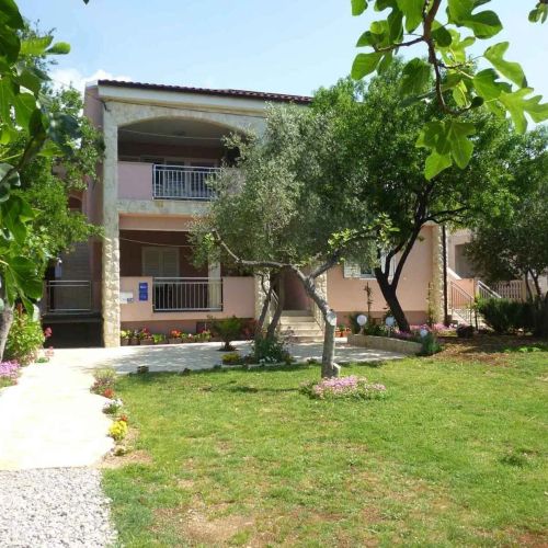 Apartments By The Sea Seline, Paklenica - 25417 Seline
