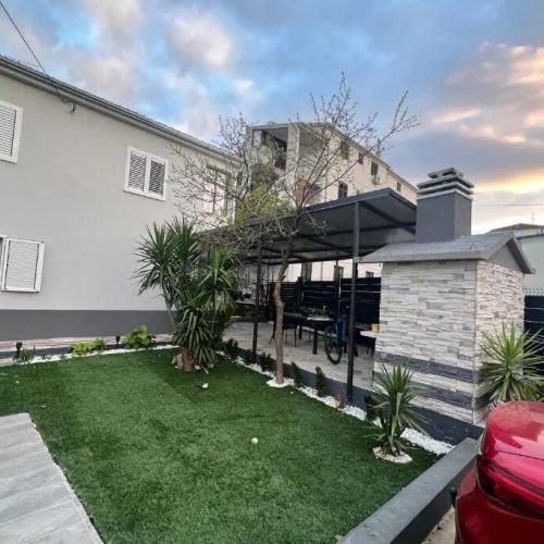 Holiday House With A Parking Space Split - 25463