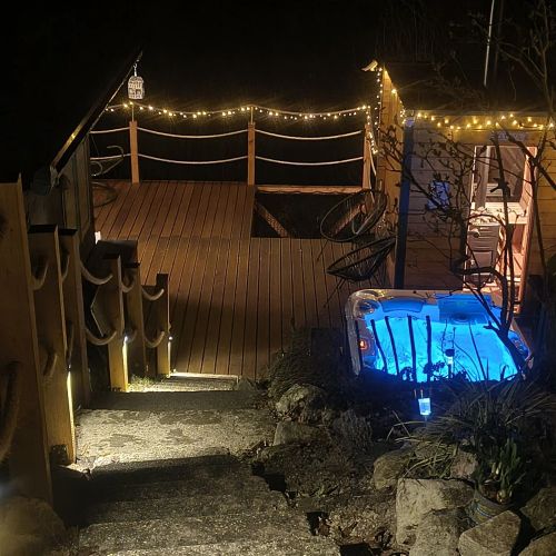 Tünemény Erdei Wellness Kunyhó Esztergom