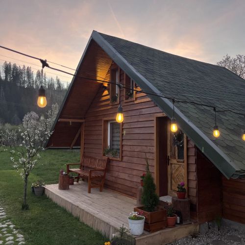 Escape Tiny Cabin Lereşti  