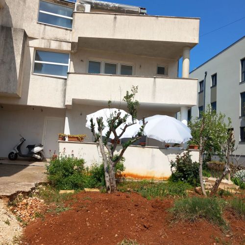 Apartments With Parking Space Zadar - 25558