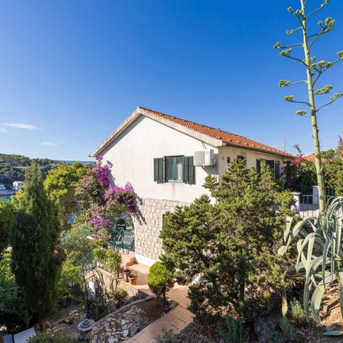 Apartments By The Sea Jelsa, Hvar - 25835 Jelsa