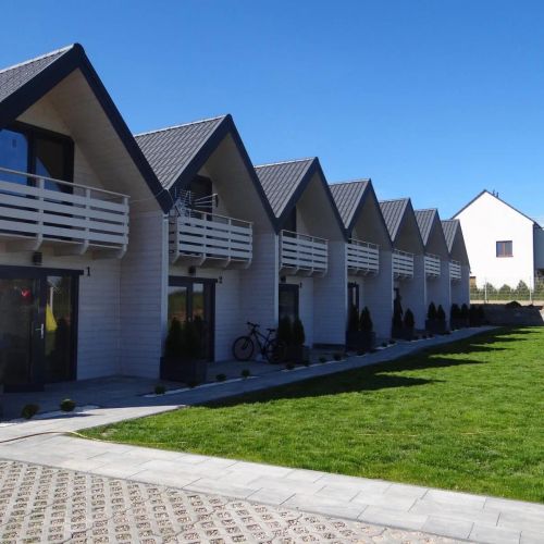 WHITE HOUSES Rewal